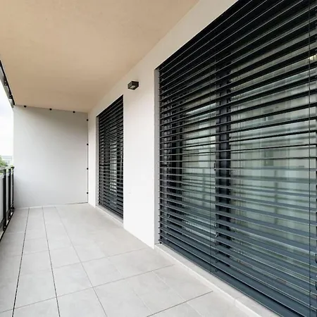 Apartman Al-Park S Private Garage Parking Free, 5 Min Peso Do Centra Košice Exterior foto